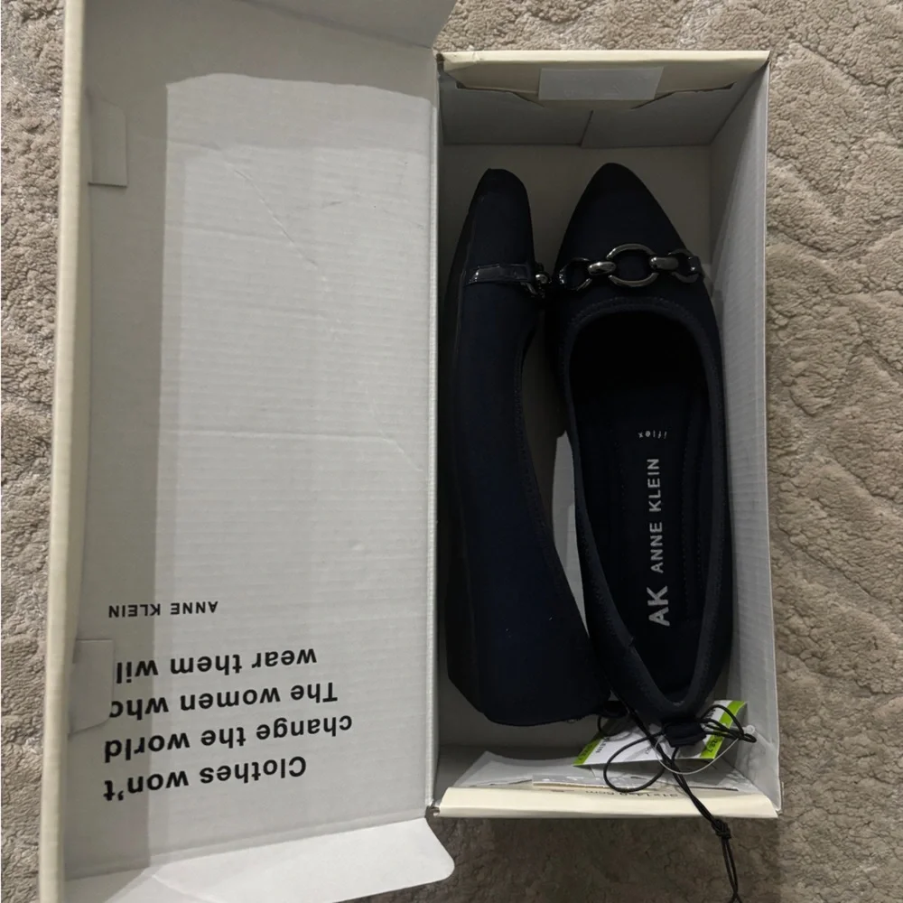 NWT Anne Klein Women's Navy Ballet Flats - Picture 3 of 7